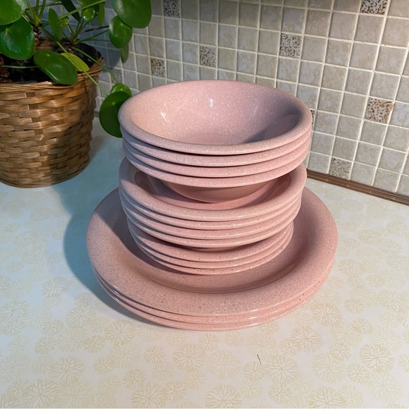 Vintage 14 piece Pink Speckled Granite Japan Stonware plate set Barbiecore - Picture 2 of 14